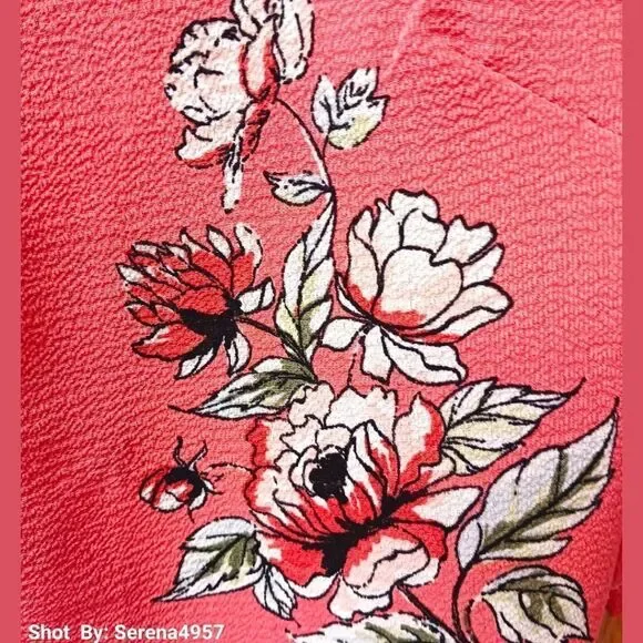 ALMOST FAMOUS Women's large gauzy floral print short Sleeve blouse. - Picture 4 of 15